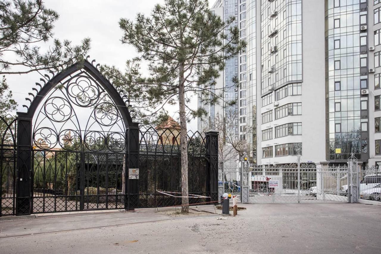 2-Roomed Apartment With Living Room Odesa Exterior photo
