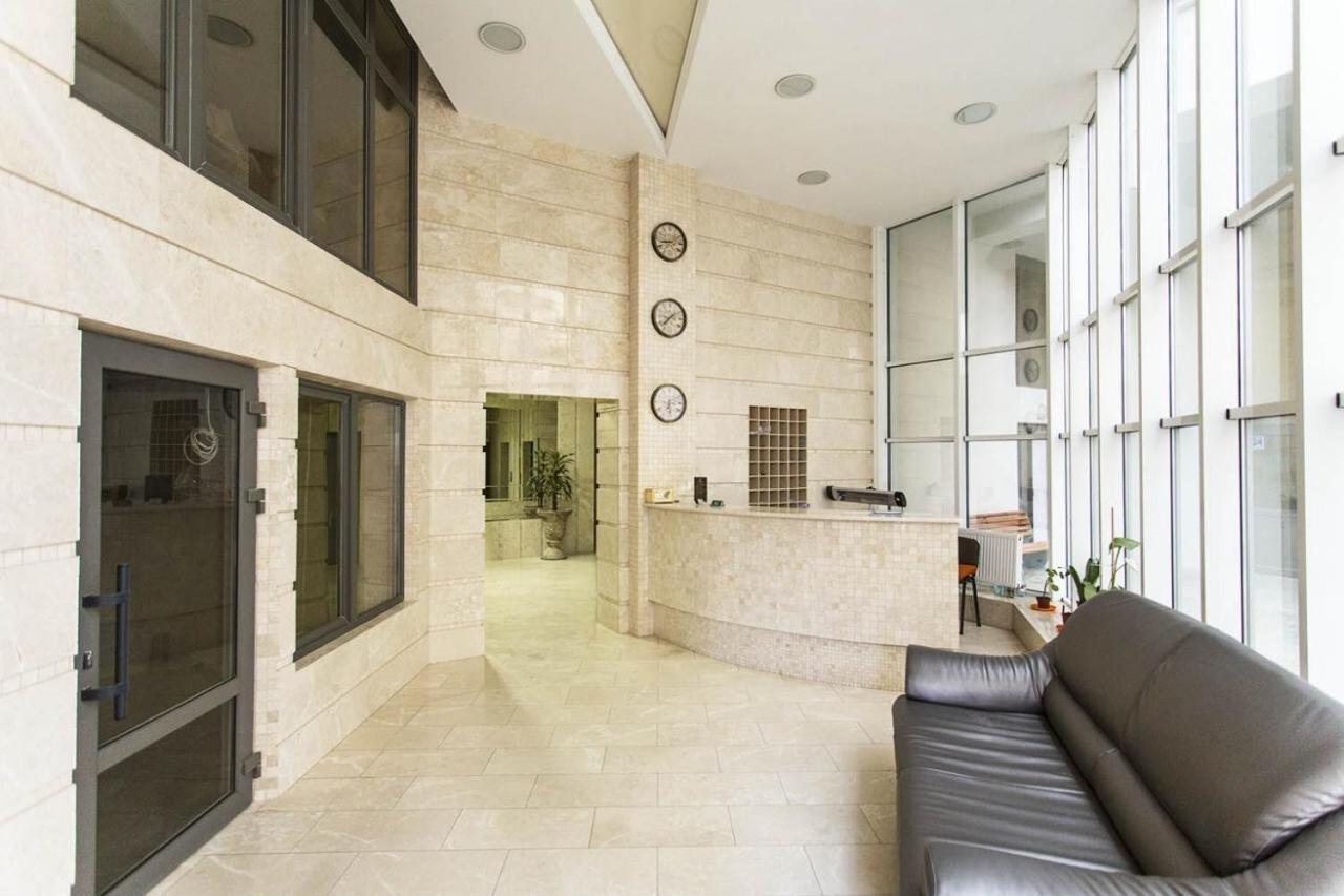 2-Roomed Apartment With Living Room Odesa Exterior photo